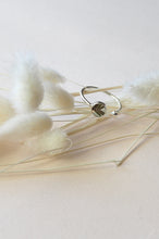 Carica l'immagine nel visualizzatore di Gallery, ANELLO PISTILLO