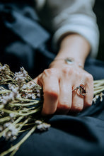 Carica l'immagine nel visualizzatore di Gallery, ANELLO ROUNDABOUT